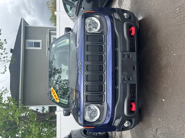View vehicle photo 2