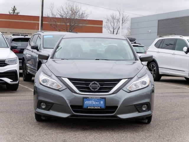 Used 2017 Nissan Altima Base with VIN 1N4AL3AP4HC110719 for sale in Winner, SD