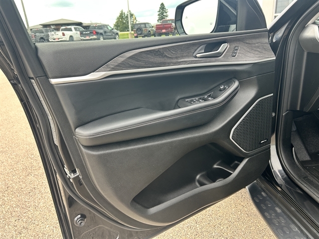 2022 JEEP GRAND CHEROKEE L Limited - Thumbnail 22