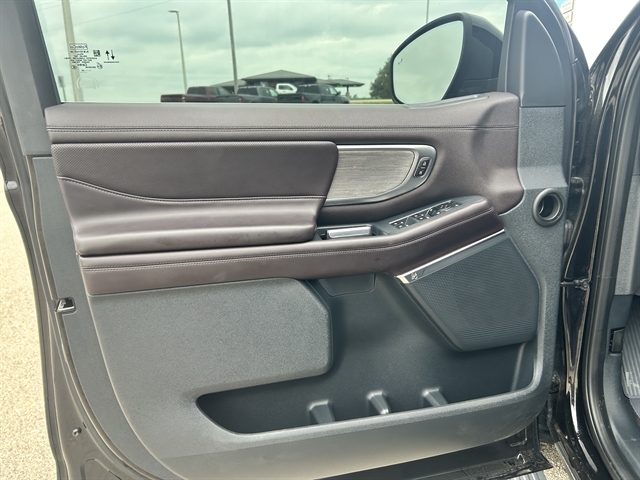 2025 FORD EXPEDITION MAX Platinum - Thumbnail 28
