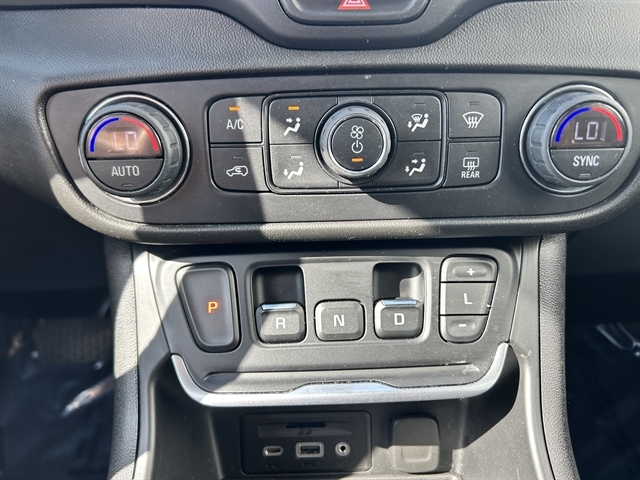 2020 GMC TERRAIN SLT - Thumbnail 30