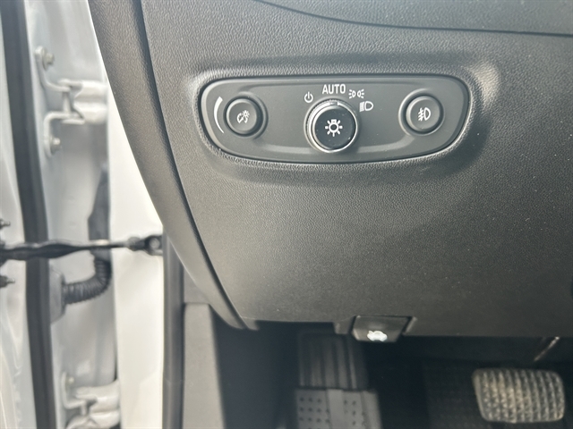 2023 CHEVROLET EQUINOX Premier - Thumbnail 25