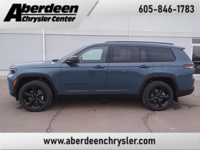 2026 Jeep Cherokee Overland photo 3