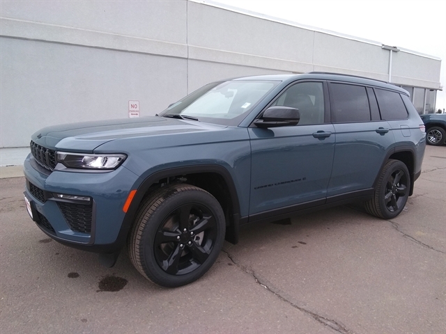 2026 Jeep Grand Cherokee L photo 2