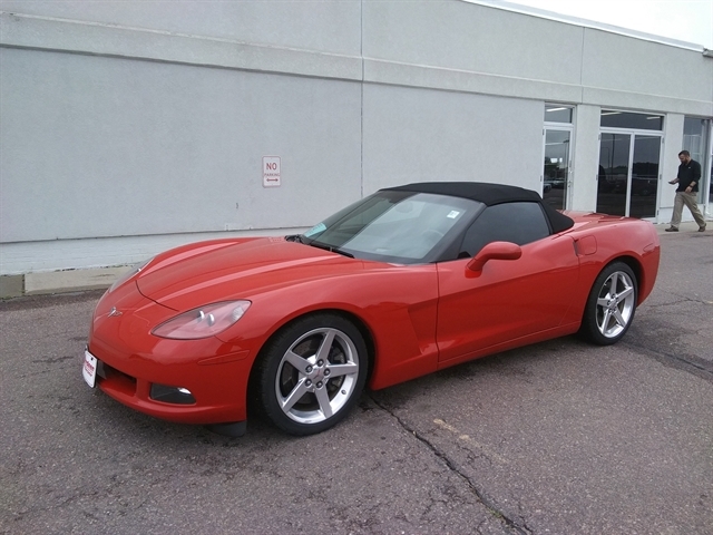 2005 Chevrolet Corvette Base photo 2