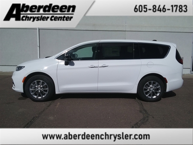 2026 Chrysler Pacifica photo 2