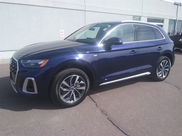 2023 Audi Q5 45 S line Premium photo 2