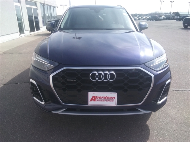 2023 Audi Q5 45 S line Premium photo 3