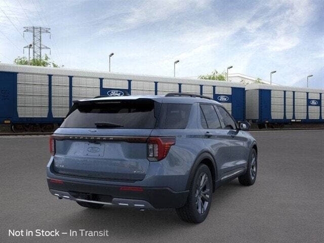 2025 Ford Explorer photo 4