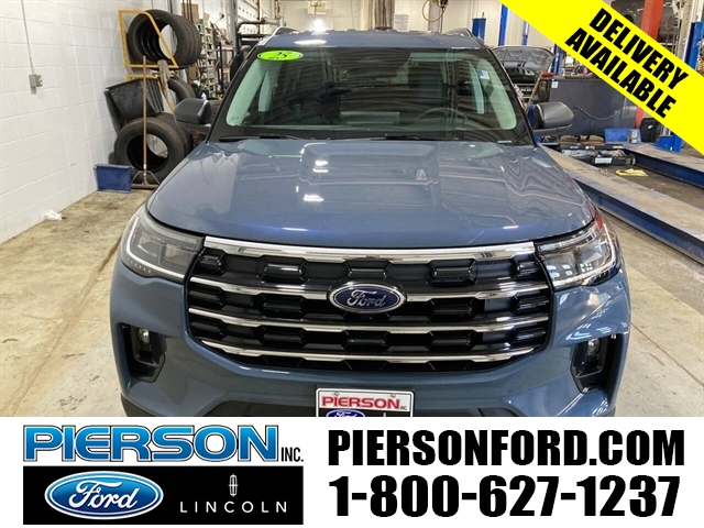 2025 Ford Explorer photo 4
