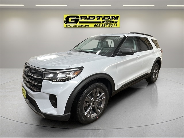 2026 Ford Explorer photo 2