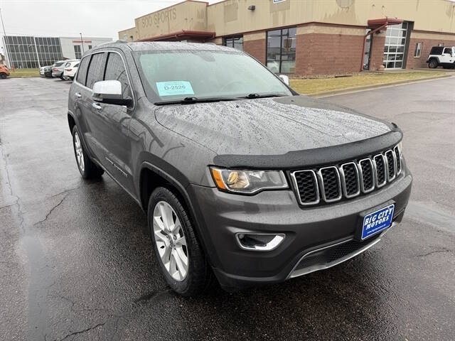 Gray 2017 Jeep Grand Cherokee SUV / Crossover Four-Wheel Drive Automatic