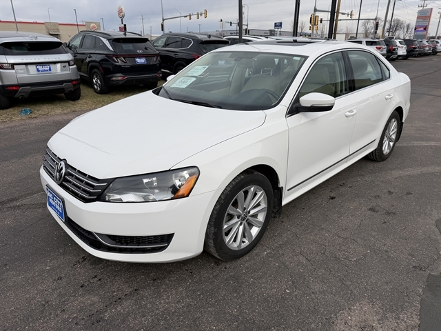  2013 Volkswagen Passat SEL Sedan Front-Wheel Drive Automatic