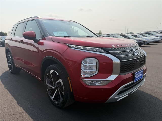  2023 Mitsubishi Outlander SEL S-AWC   
