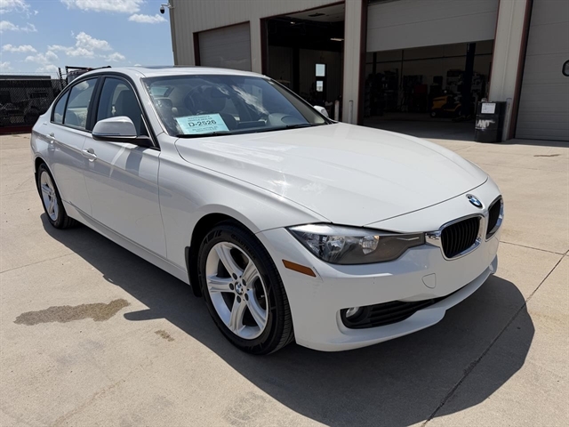  2015 BMW 3 Series 320i xDrive Sedan AWD   