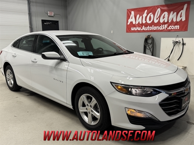 Summit White 2024 Chevrolet Malibu Sedan Front-Wheel Drive Continuously Variable Transmission