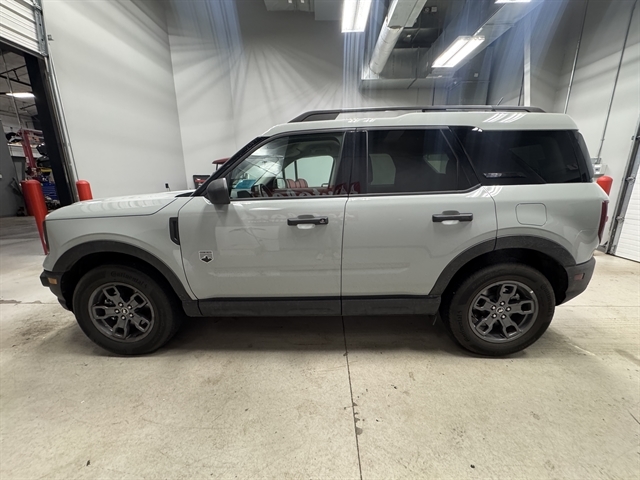 View vehicle photo 4