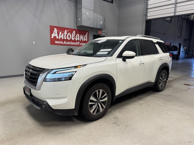 2023 Nissan Pathfinder SL 4WD