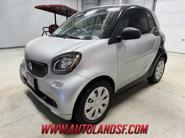 Cool Silver (metallic) 2016 smart fortwo pure Hatchback Rear-Wheel Drive Manual