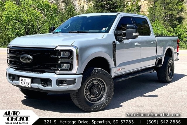  2024 Ford F-250 Super Duty Lariat Crew Cab 4WD   