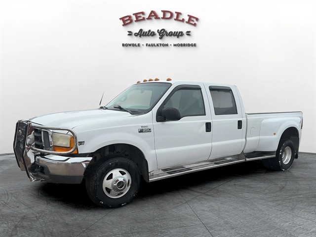 Oxford White 1999 Ford F-350 Super Duty XLT Crew Cab SB DRW 4WD Pickup Truck Four-Wheel Drive Manual