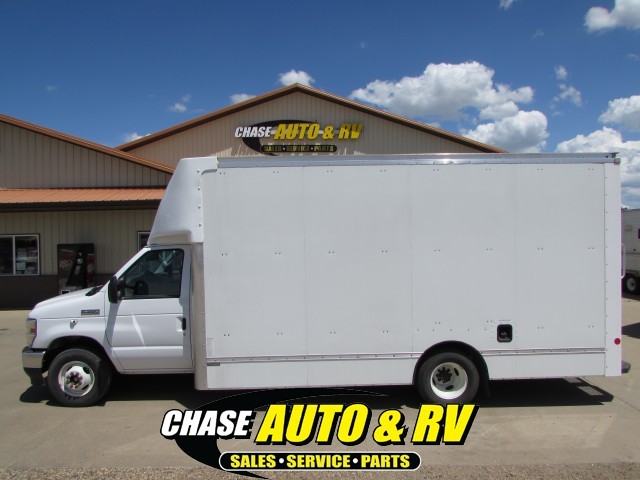  2022 Ford E-Series Chassis E-350 SD Cutaway SB RWD Pickup Truck Rear-Wheel Drive Automatic