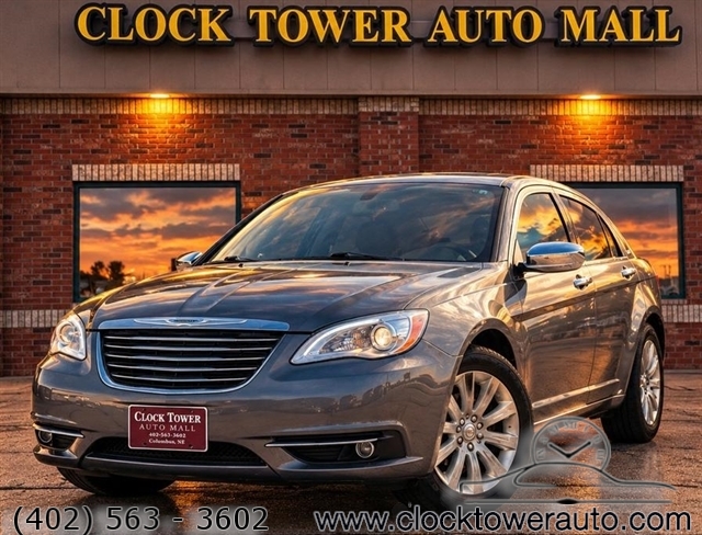 2013 Chrysler 200 Limited Sedan FWD