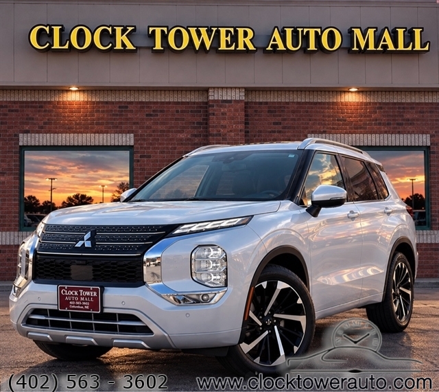 White Diamond 2022 Mitsubishi Outlander SUV / Crossover All-Wheel Drive Automatic