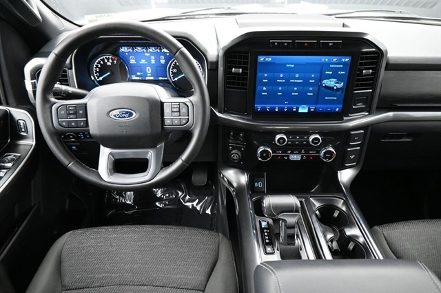 View vehicle photo 5