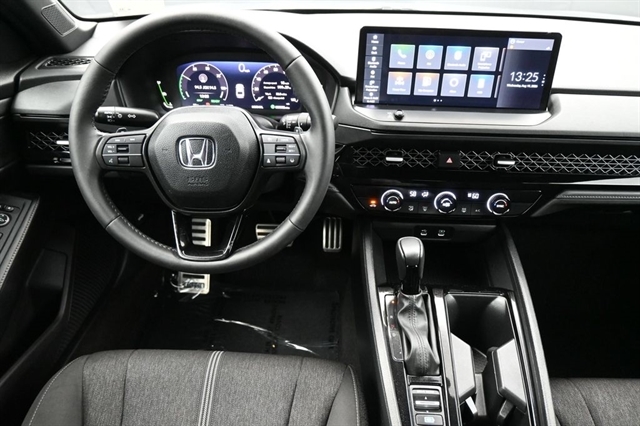 View vehicle photo 5