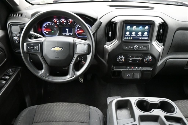 View vehicle photo 4