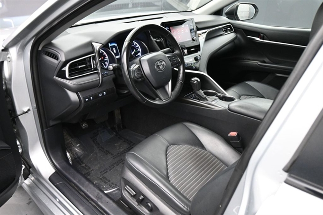 View vehicle photo 2