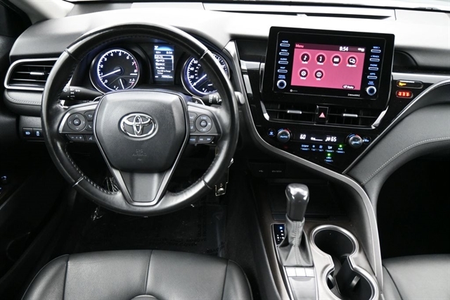 View vehicle photo 5
