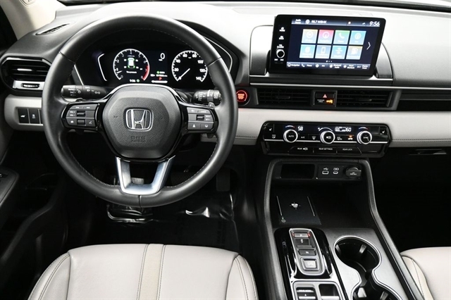View vehicle photo 6