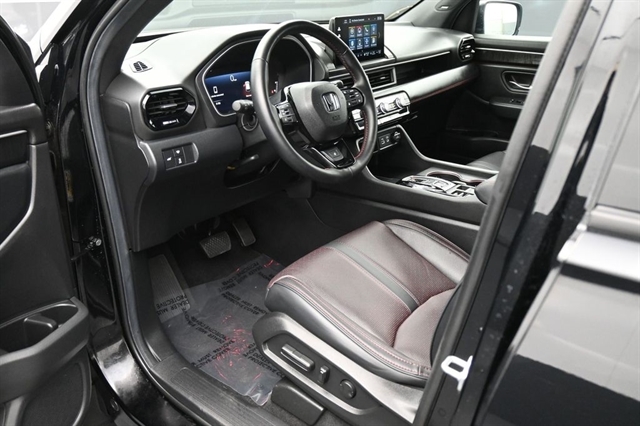 View vehicle photo 2