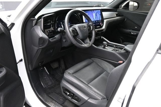 View vehicle photo 2