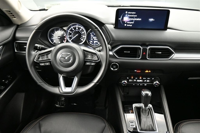 View vehicle photo 6