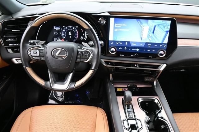 View vehicle photo 6