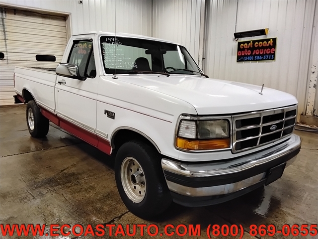 WHITE & RED 1995 Ford F-150 Pickup Truck  Automatic