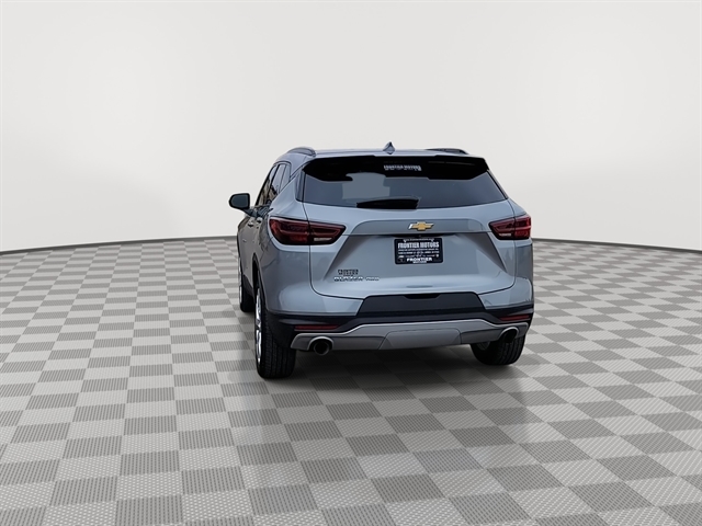 View vehicle photo 7