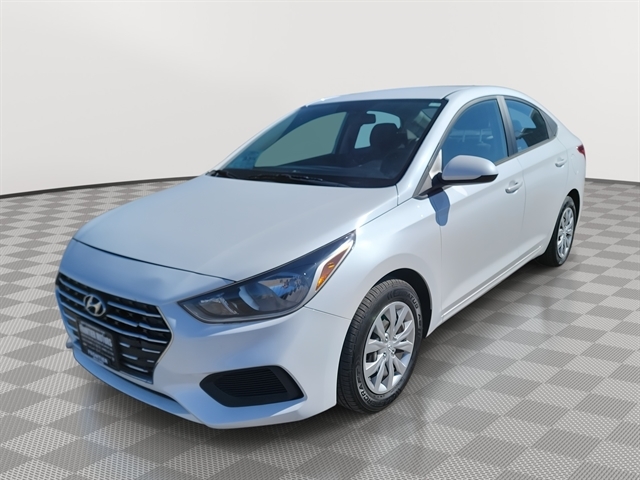 White 2021 Hyundai Accent SE FWD Sedan Front-Wheel Drive Automatic