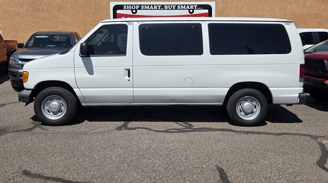  2006 Ford E-Series E-150 XL Passenger Van   
