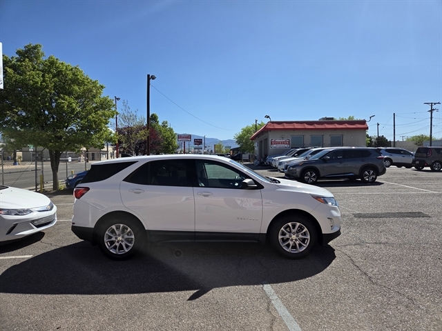 View vehicle photo 3