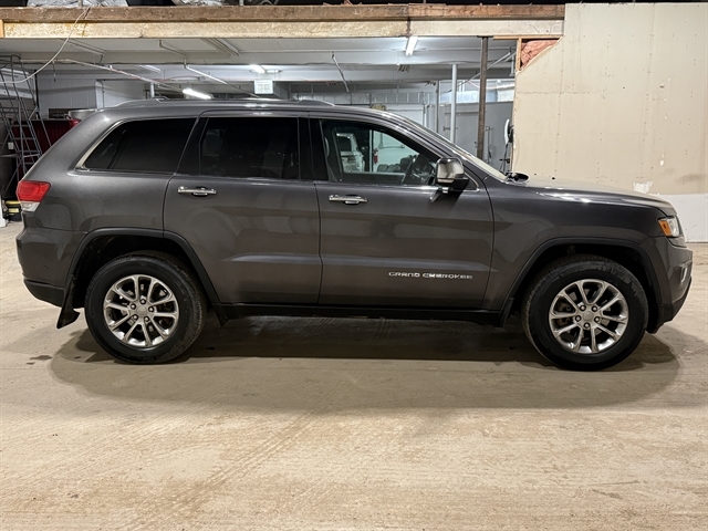 View vehicle photo 5