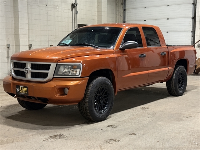 Toxic Orange Pearlcoat 2010 Dodge Dakota Big Horn/Lone Star Crew Cab 4WD Pickup Truck Four-Wheel Drive Automatic