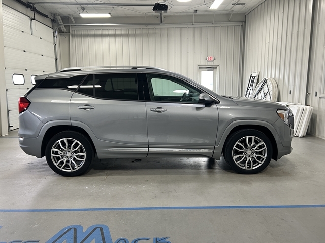 View vehicle photo 3