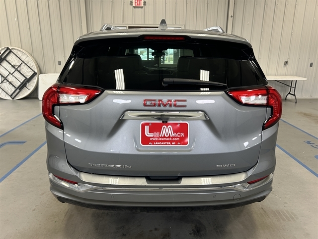 View vehicle photo 5