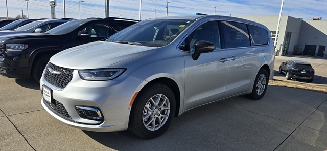 2026 Chrysler Pacifica Select FWD