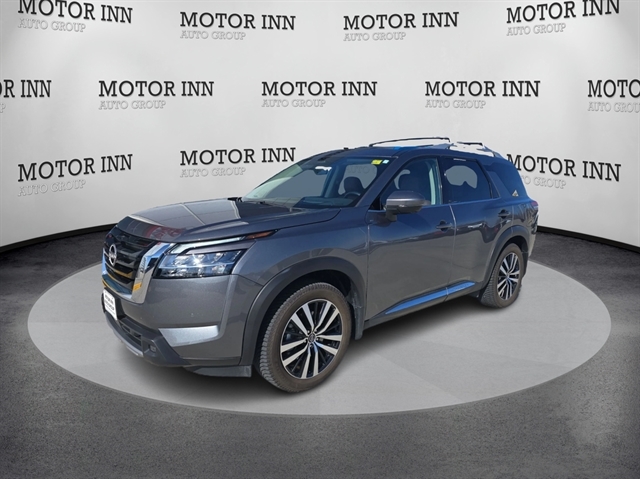 Gray 2024 Nissan Pathfinder Platinum 4WD SUV / Crossover All-Wheel Drive Automatic