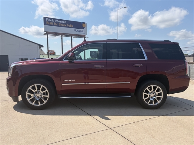 Crimson Red 2017 GMC Yukon SUV / Crossover Four-Wheel Drive Automatic